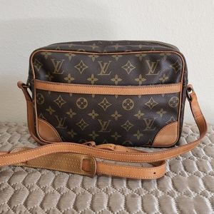 AUTHENTIC vintage Trocadero 27 (32 yrs.old)